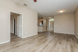 4876 Waterside Pointe Cir in Orlando, FL - Building Photo - Building Photo