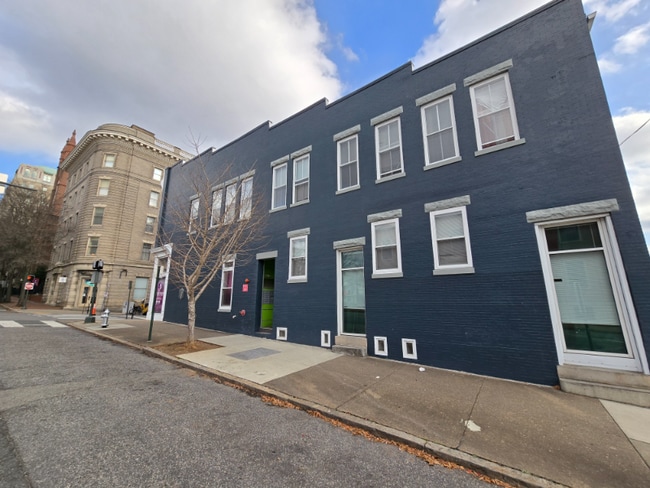 1 S 5th St