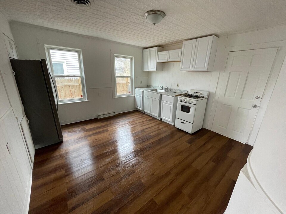 7 Shedds Ave in Nashua, NH - Building Photo