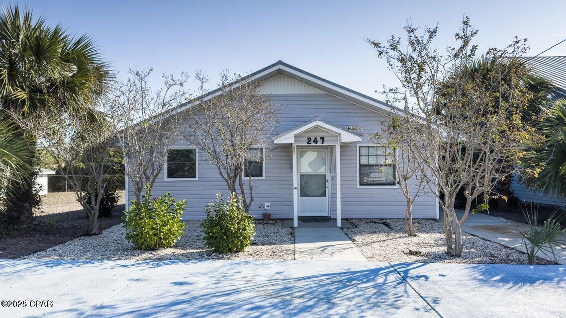 247 Poinsettia Dr in Panama City Beach, FL - Building Photo