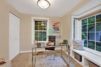 10025 NE 129th Pl in Kirkland, WA - Building Photo - Building Photo