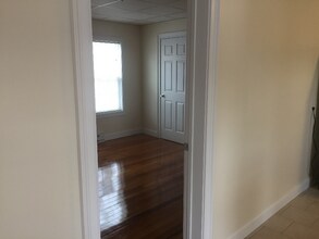 5 N Worcester St in Norton, MA - Foto de edificio - Building Photo