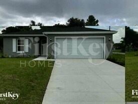 21102 Halden Ave in Port Charlotte, FL - Building Photo