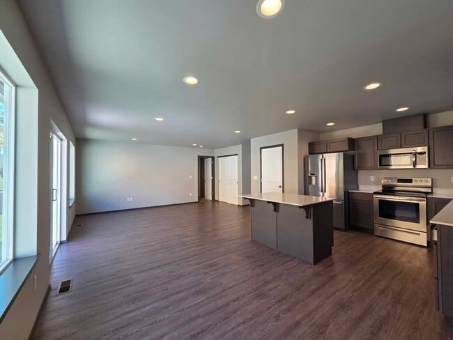 2391 SE Sage Brk Rd in East Wenatchee, WA - Building Photo - Building Photo