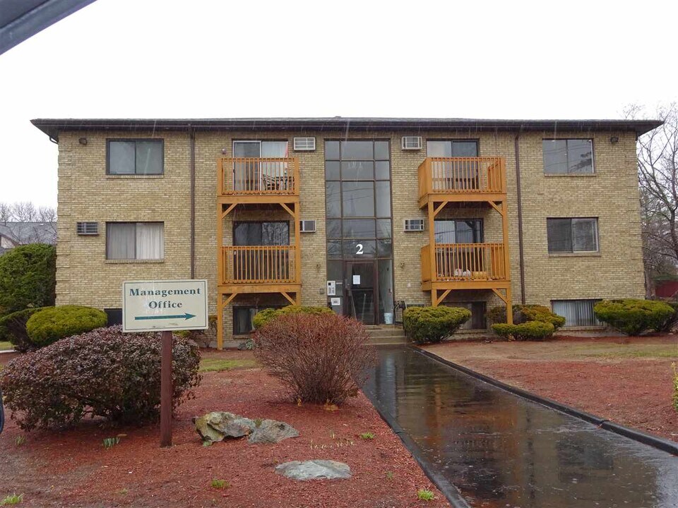 2 Lancelot Ct in Salem, NH - Building Photo