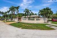 3581 SW 141st Ave in Miami, FL - Building Photo - Building Photo