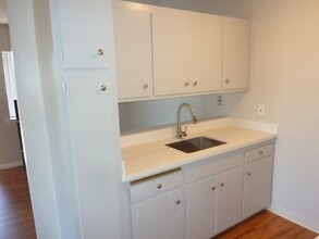 1830 10th Ave in Oakland, CA - Building Photo - Building Photo