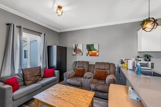 701 Railroad Ave, Unit A in Rodeo, CA - Foto de edificio - Building Photo