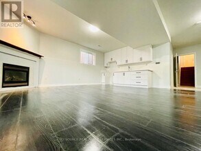 7153 Kelly Dr in Niagara Falls, ON - Building Photo - Building Photo