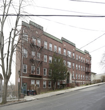 98 Harding Ave in White Plains, NY - Foto de edificio - Building Photo