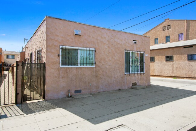 6417 Gifford Ave in Bell, CA - Building Photo - Building Photo