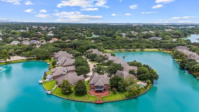 403 Brook Shore Ct in Sugar Land, TX - Building Photo - Building Photo