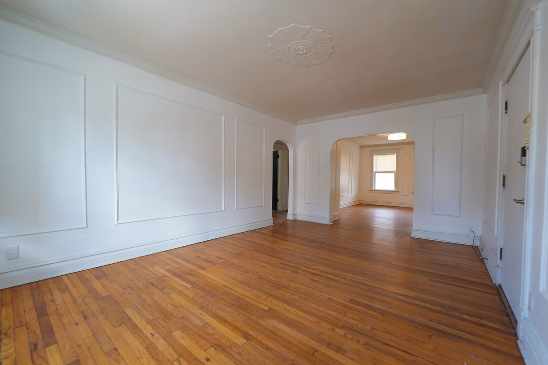 724 Heman Ave in University City, MO - Building Photo