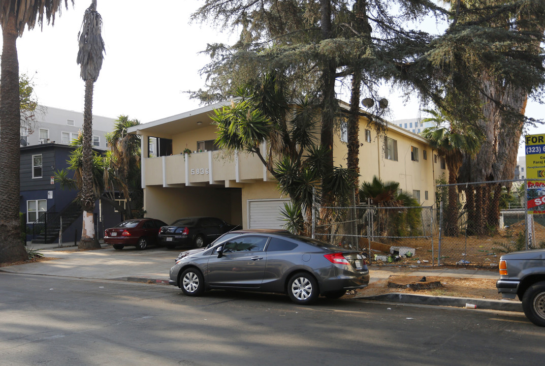 5836 Carlton Way in Los Angeles, CA - Building Photo