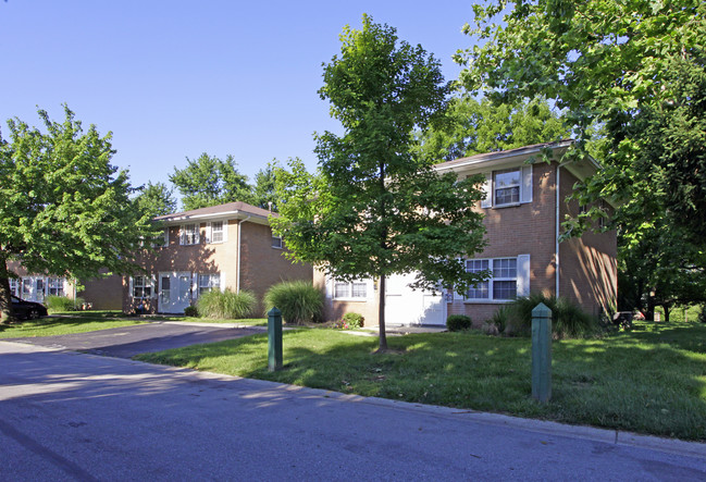 Sheridan Park Court Apartments in Columbus, OH - Building Photo - Building Photo