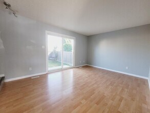 2531-2135 135 Ave NW in Edmonton, AB - Building Photo - Building Photo