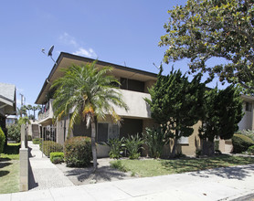 207 S Illinois St in Anaheim, CA - Building Photo - Building Photo