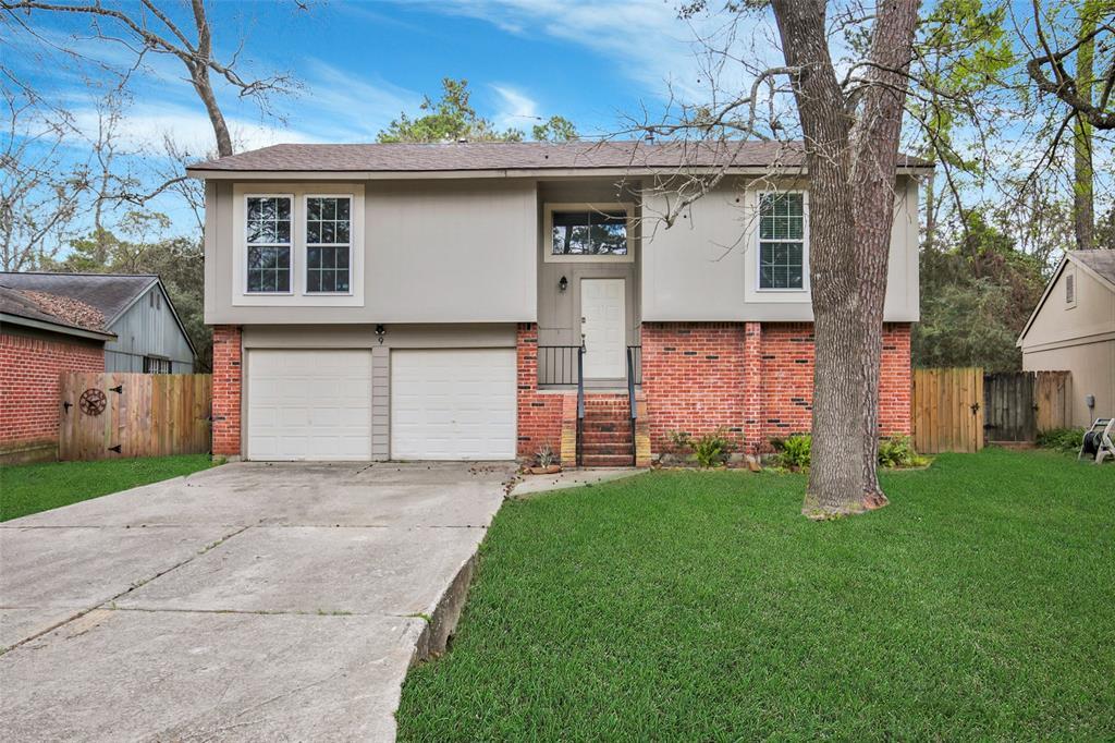 9 Hasting Oak Ct in Spring, TX - Building Photo