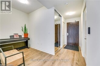 349-349 Rathburn Rd W in Mississauga, ON - Building Photo - Building Photo