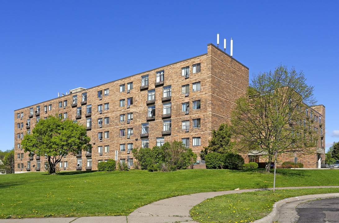 Lewis Park Apartments in St. Paul, MN - Building Photo