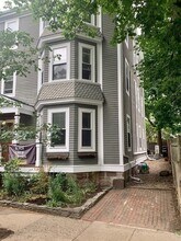 128 Chestnut St in Brookline, MA - Building Photo - Building Photo