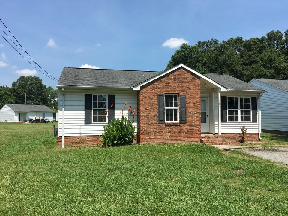1046 Henderson St in Rock Hill, SC - Building Photo
