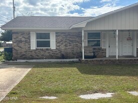 3903 W 22nd St in Panama City, FL - Building Photo