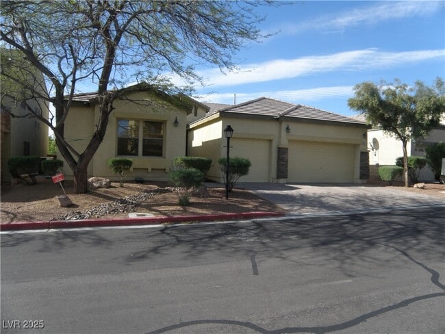 property at 8133 Chestnut Hollow Ave