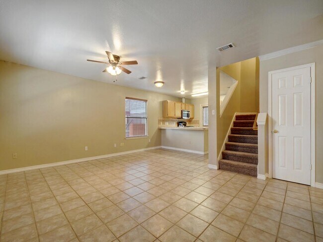 910 Keith Ln in Austin, TX - Foto de edificio - Building Photo