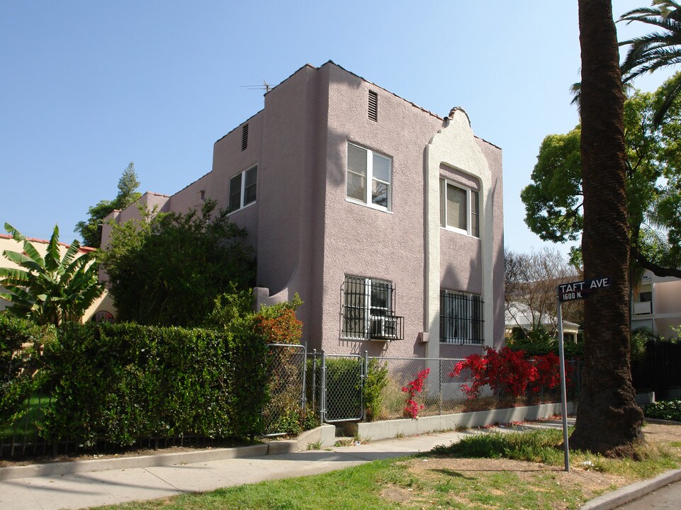 5727 Carlton Way in Los Angeles, CA - Foto de edificio