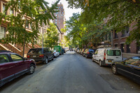 30 W 70th St in New York, NY - Foto de edificio - Building Photo