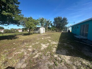 320 W 16th Way in West Palm Beach, FL - Building Photo - Building Photo