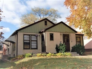 4232 Cedar Ave S in Minneapolis, MN - Building Photo - Building Photo