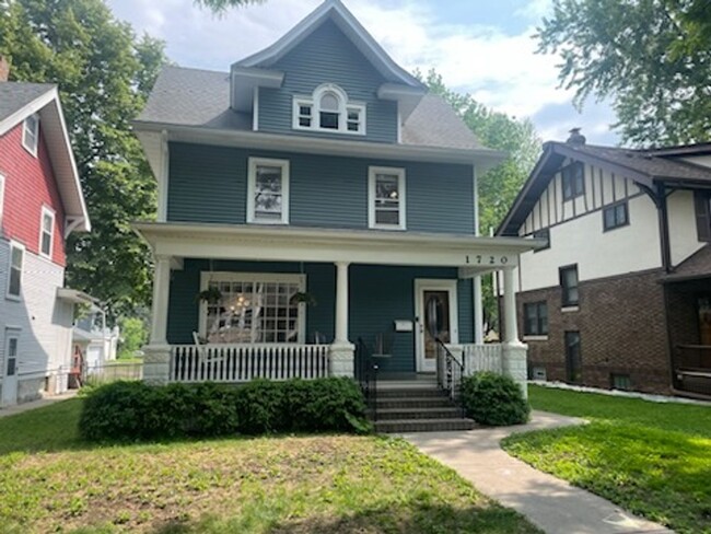 property at 1720 Laurel Ave