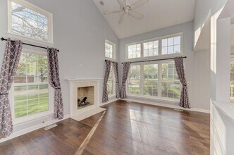 2222 Seaver Ln in Hoffman Estates, IL - Building Photo - Building Photo