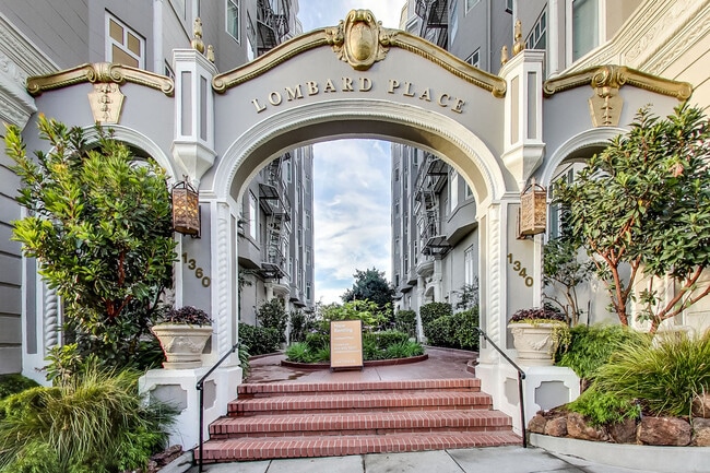 1320-1380 Lombard in San Francisco, CA - Foto de edificio - Building Photo