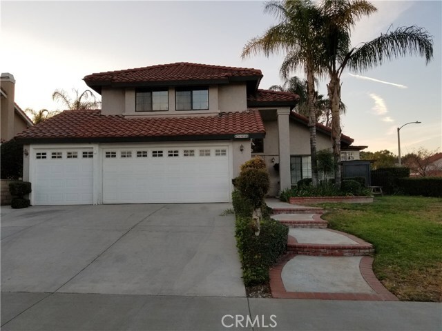 2304 Mangular Ave in Corona, CA - Building Photo