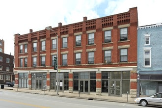 2-10 N Main St in Winchester, KY - Foto de edificio - Building Photo