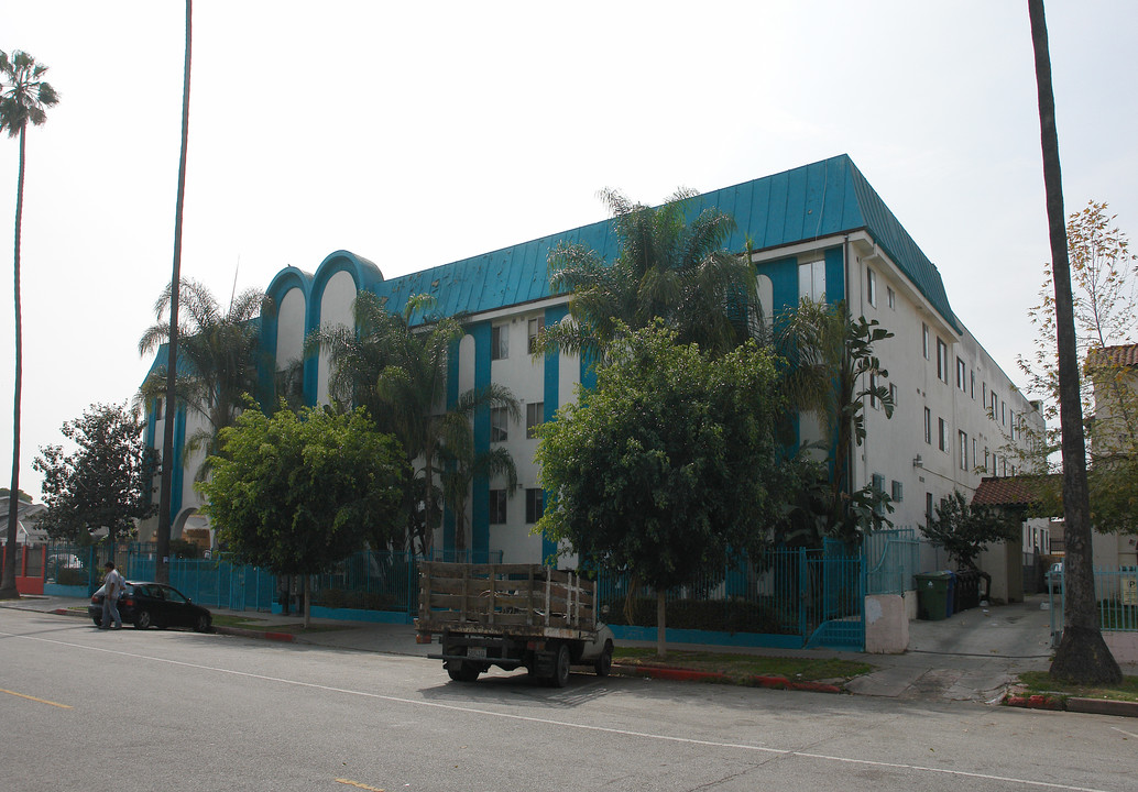 Mariposa Avenue Apartment in Los Angeles, CA - Foto de edificio