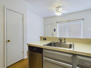 2210 Pearl St in Austin, TX - Building Photo - Building Photo