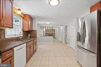 8084 Winding Way Ct in Springfield, VA - Building Photo - Building Photo