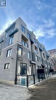 3562 Colonial Dr in Mississauga, ON - Building Photo