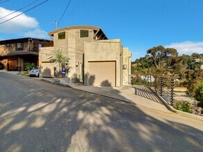 2612 Corralitas Dr in Los Angeles, CA - Foto de edificio - Building Photo