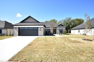 481 N Tacoma St in Farmington, AR - Building Photo