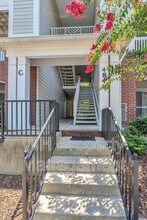 4846 Bevendean Dr in Nashville, TN - Foto de edificio - Building Photo