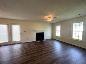 2154 Skyview Dr in Fayetteville, NC - Building Photo - Building Photo