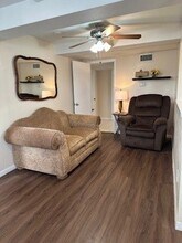 913 Atchison St in Sealy, TX - Building Photo - Building Photo