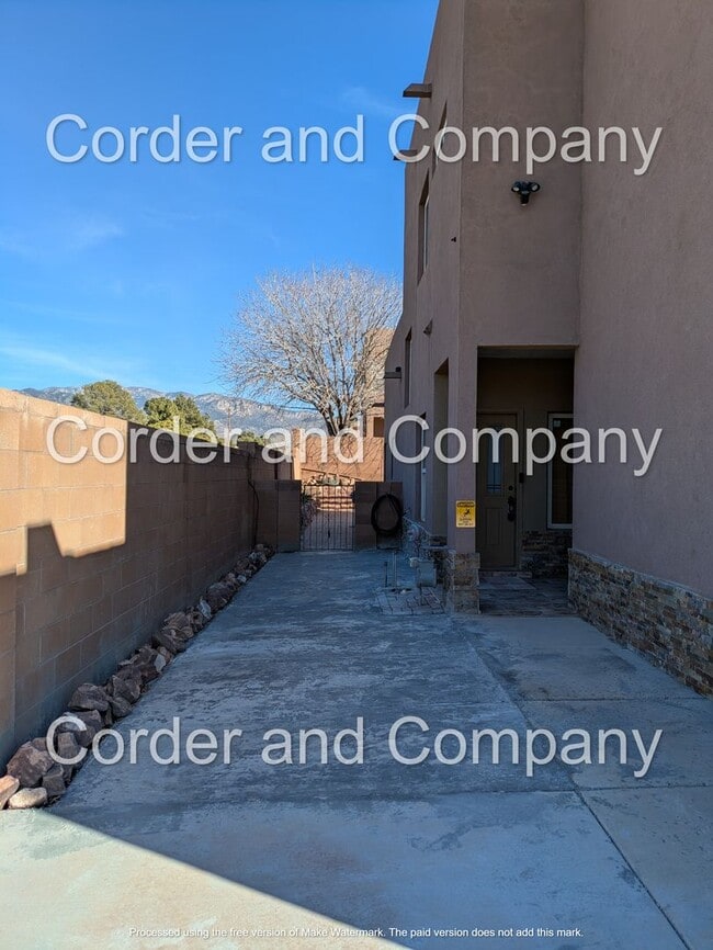 940 Sellers Dr NE in Albuquerque, NM - Building Photo - Building Photo