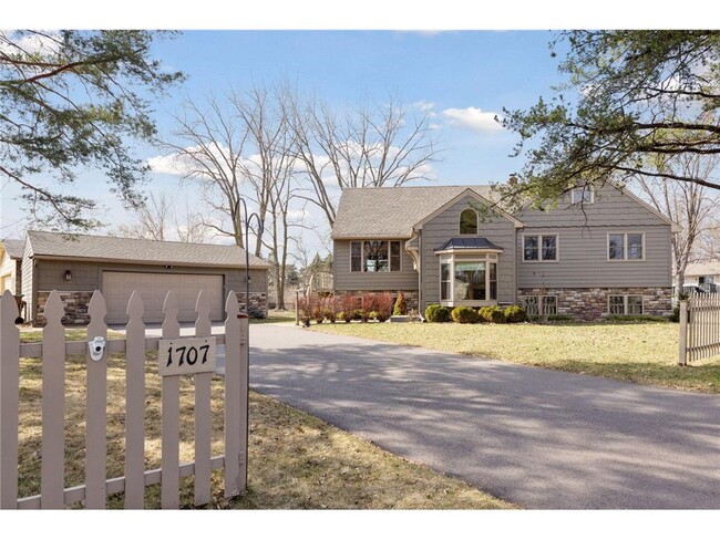 1707 Eugene St in White Bear Lake, MN - Building Photo - Building Photo