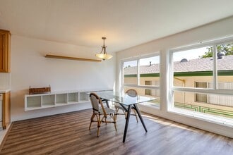 13543 Moorpark St in Sherman Oaks, CA - Foto de edificio - Building Photo